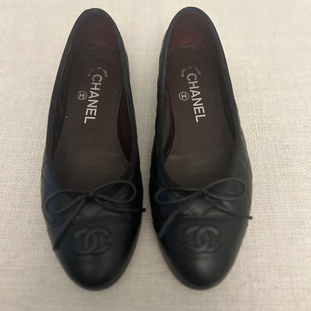 CHANEL QUILTED BALLET FLATS